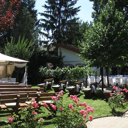 Hotel-Restaurant-Vinothek Felix Sommer Auersthal Luaran gambar