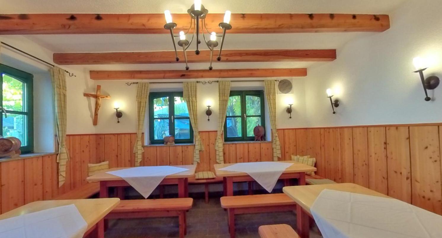 Hotel-Restaurant-Vinothek Felix Sommer Auersthal Luaran gambar
