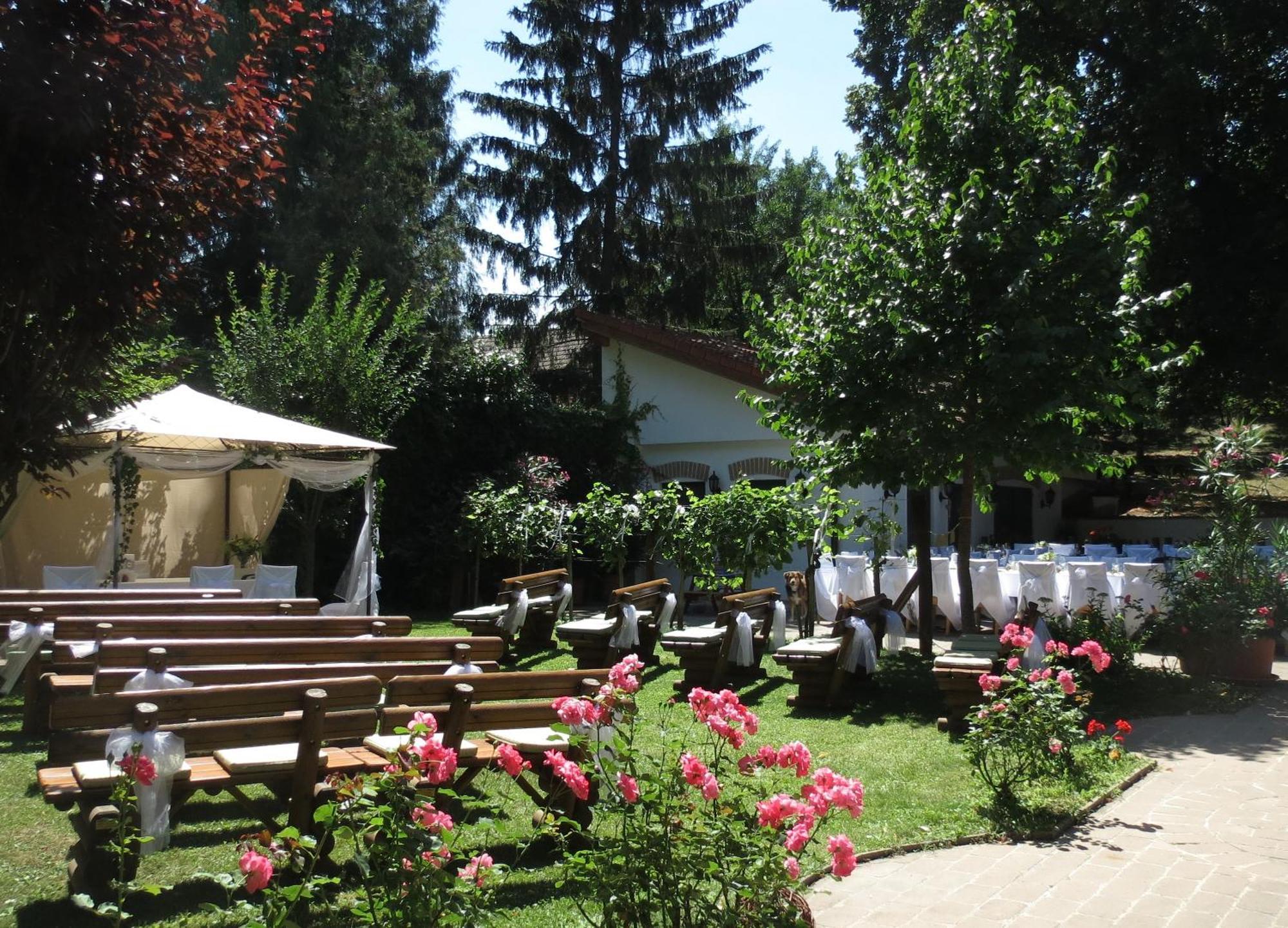 Hotel-Restaurant-Vinothek Felix Sommer Auersthal Luaran gambar