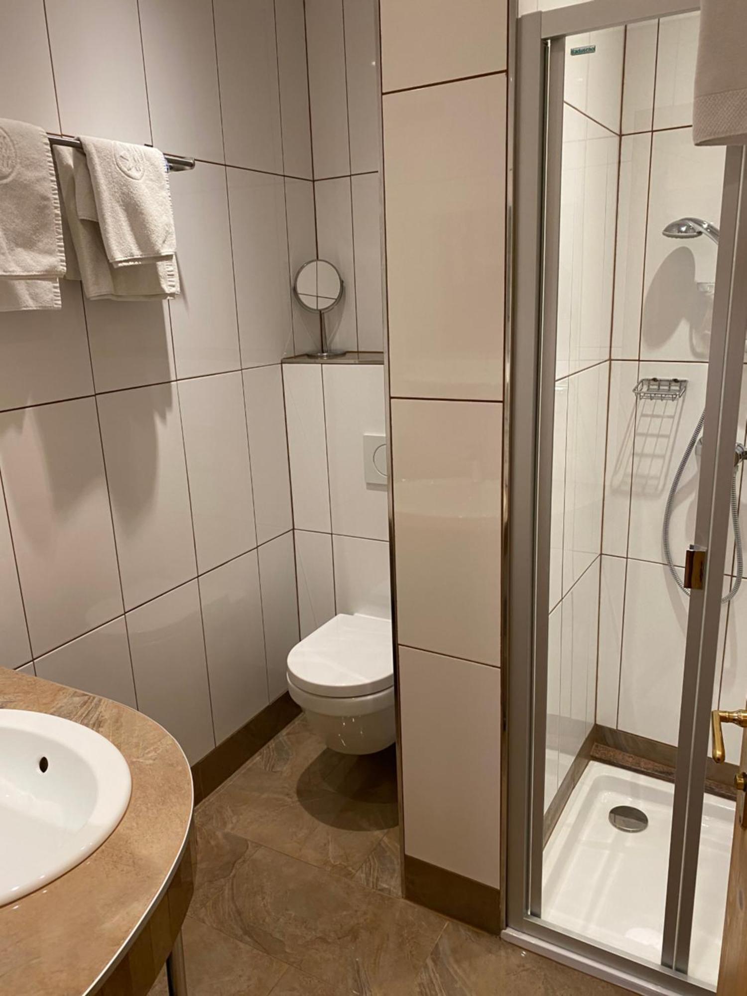 Hotel-Restaurant-Vinothek Felix Sommer Auersthal Luaran gambar