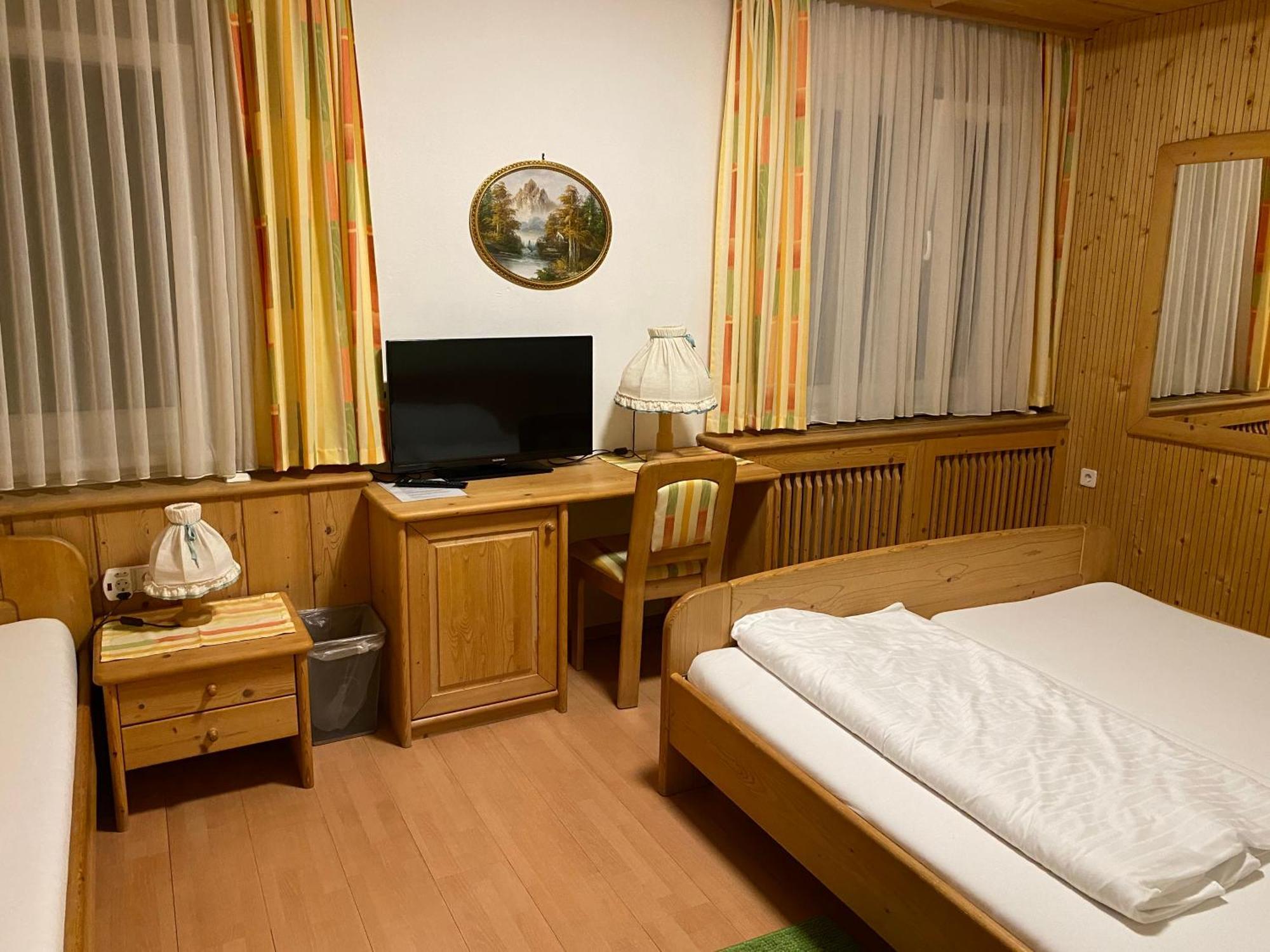 Hotel-Restaurant-Vinothek Felix Sommer Auersthal Luaran gambar