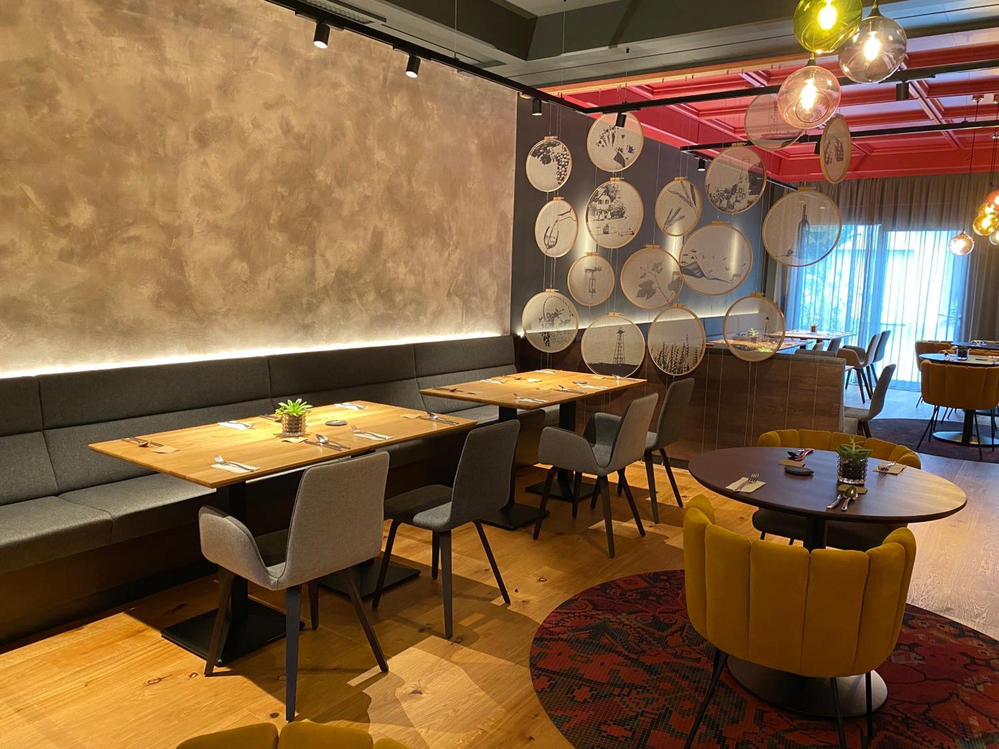 Hotel-Restaurant-Vinothek Felix Sommer Auersthal Luaran gambar